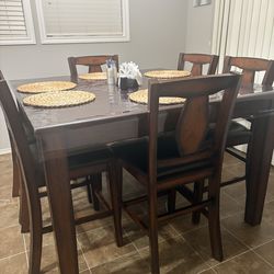 Dinning table and 6 chairs