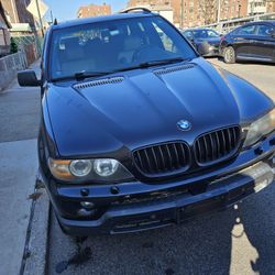 2006 BMW X5 4.4i 