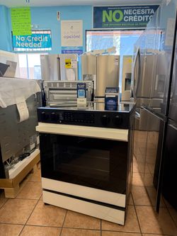 Samsung Bespoke 30” 5 Burner Element Smart Slide in Electric Range in White Glass with Air Fry and Safety Knobs