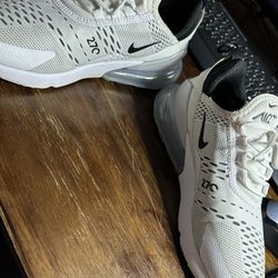 Women’s Tennis Shoes 👟 $ 35.00