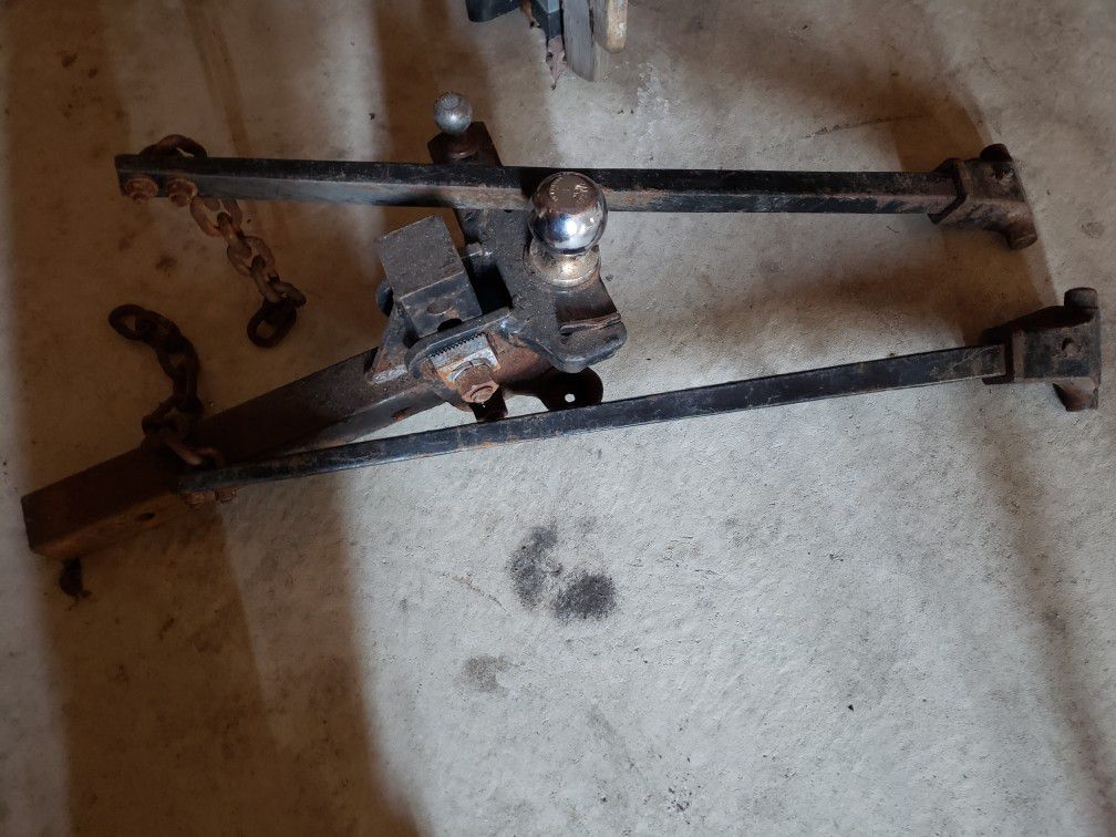 2 5/8 Tow hitch with Stabilizer bars $75 OBO