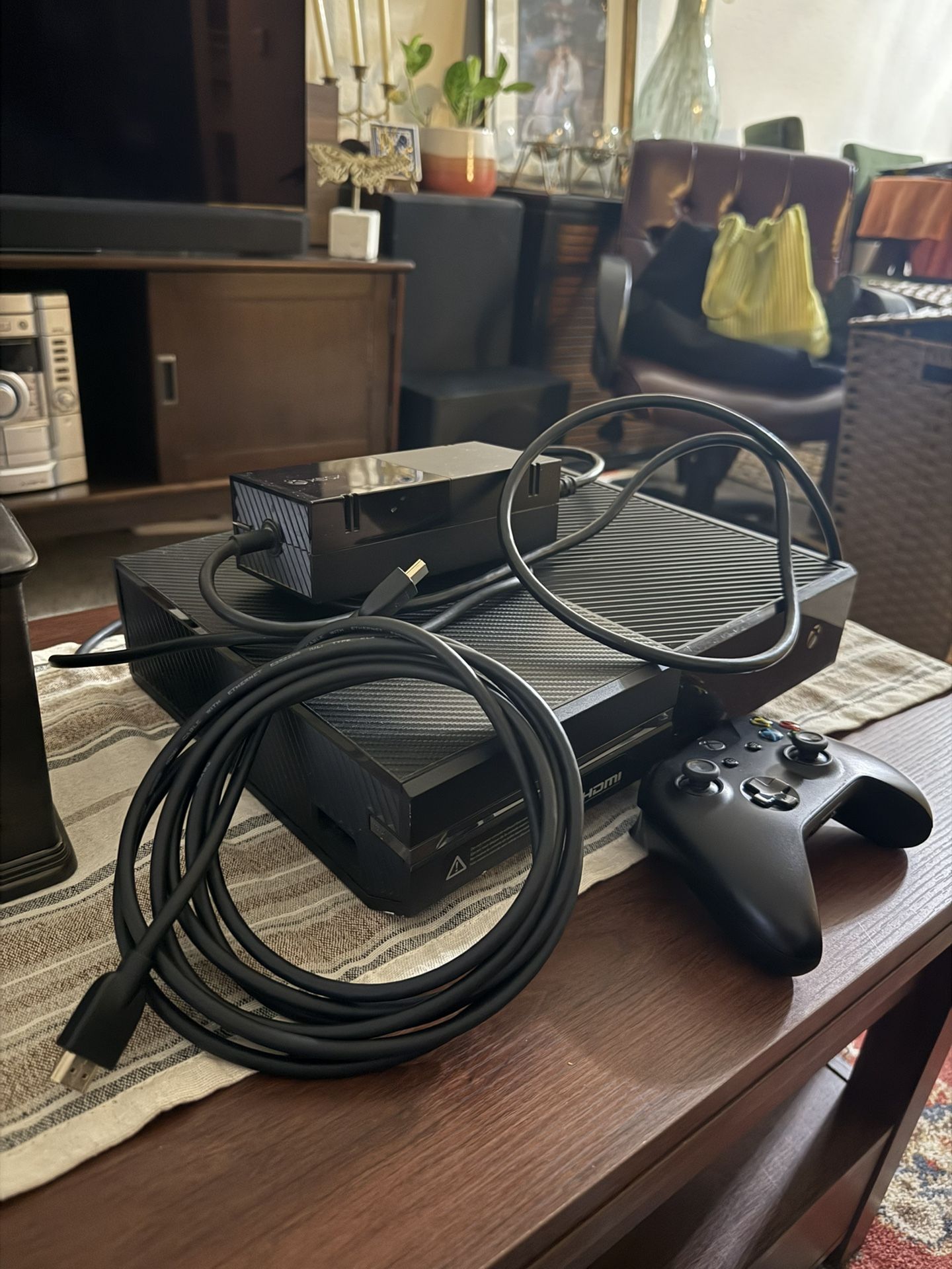 Xbox One 500 GB With Game
