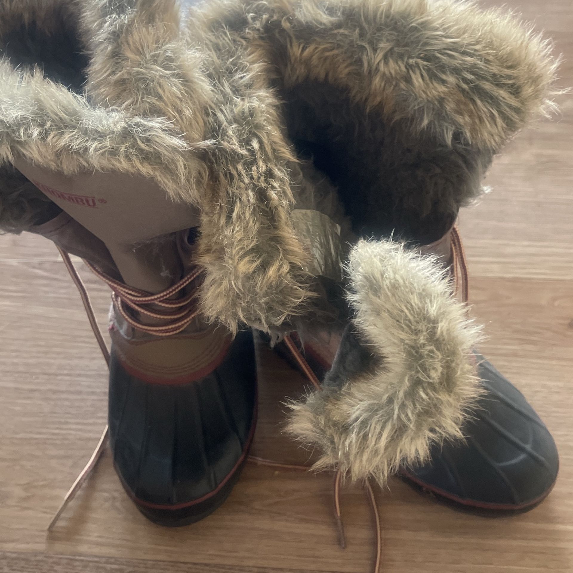 Girls Snow Boots Size 6
