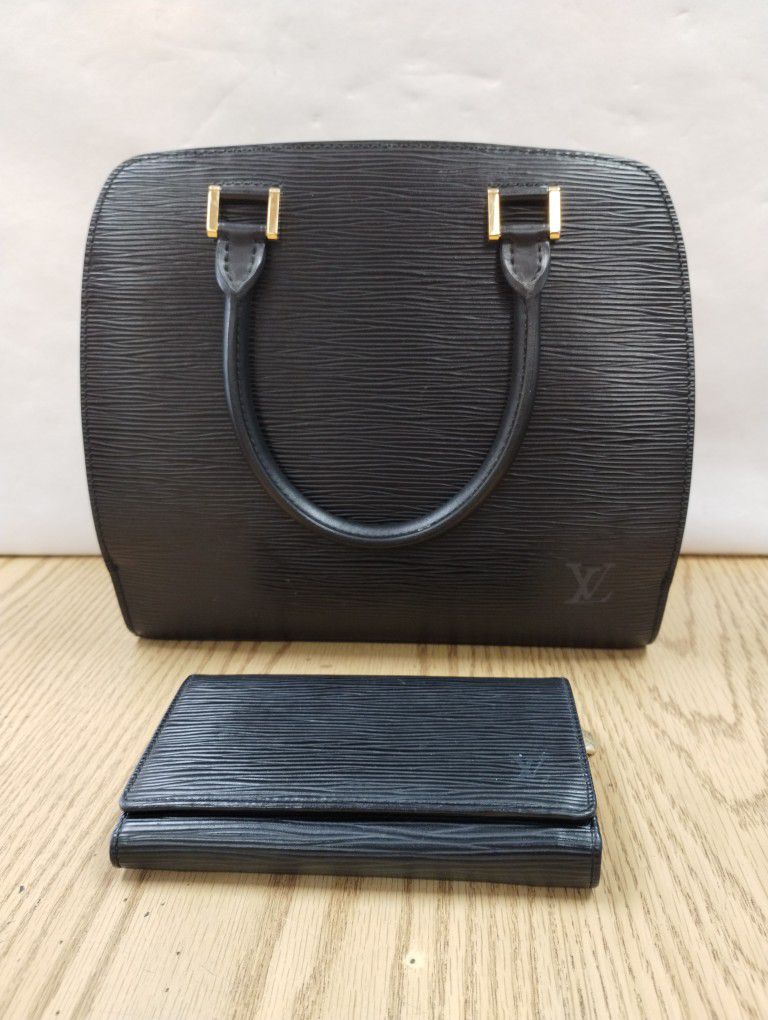 Louis Vuitton Monceau Epi Black Shoulder / Crossbody Bag for Sale in  Houston, TX - OfferUp