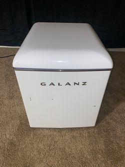 Mini Refrigerator — Galanz 1.7 Retro-style.
