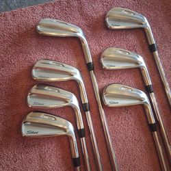 Titleist T 100 Forged Irons 7 Club Set