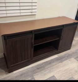Tv/Appliance stand - NEED GONE