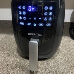 Gourmia 4 Qt Air Fryer, 12 Presets, Digital Display, FryForce 360°, Compact, Black
