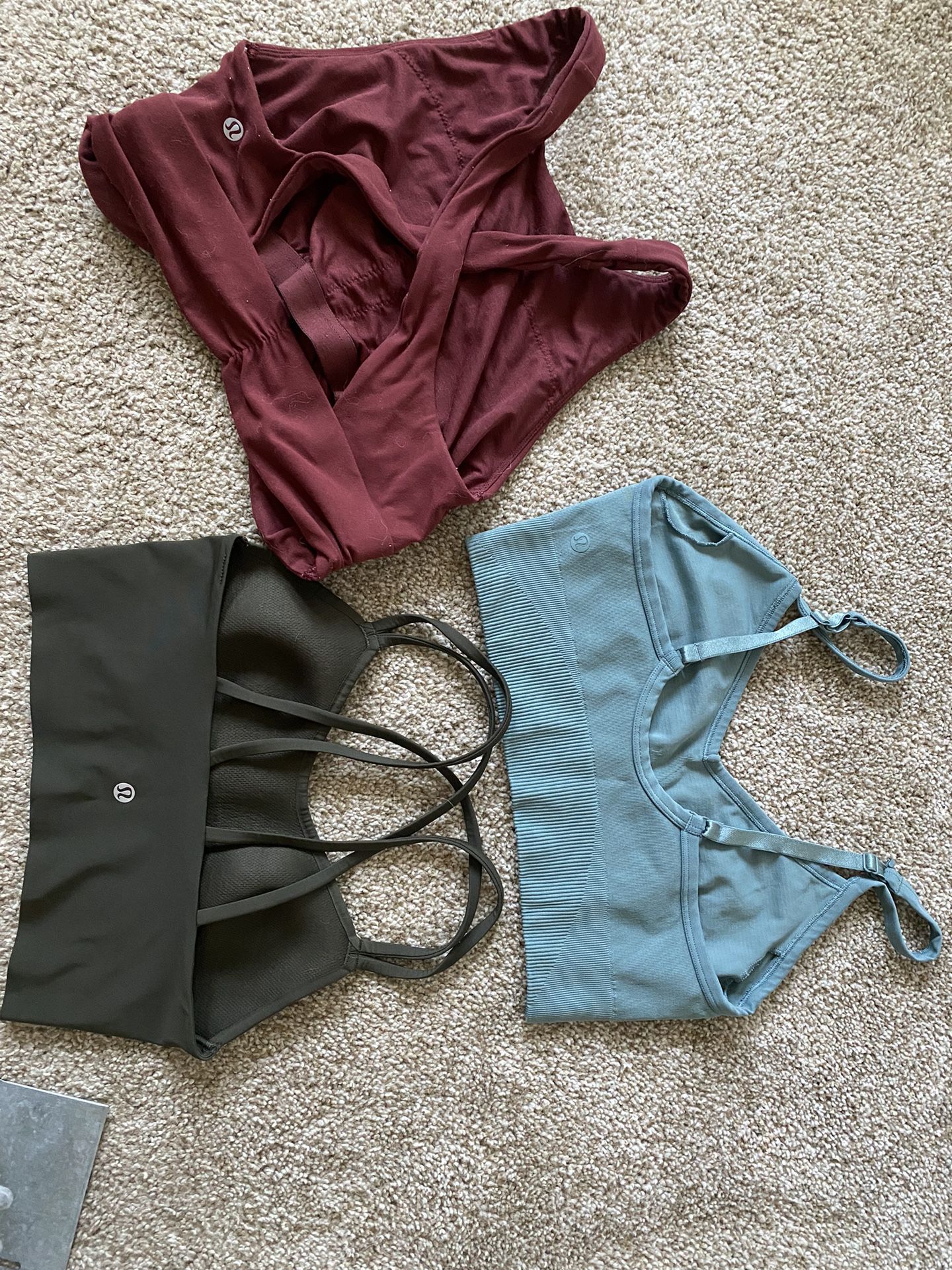 Lululemon Sports Bras (6-8)