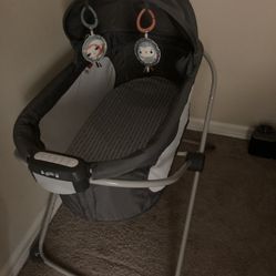 Fisher Price Soothing Projection Bassinet