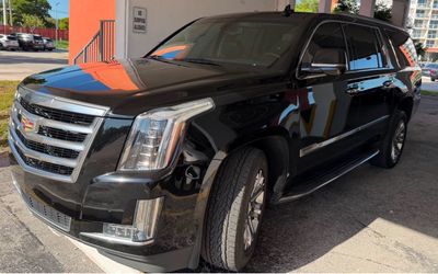 Cadillac Escalade ESV  2017, 102400miles,Single Owner Clean Tittle Carfax, Sale by owner.$19900