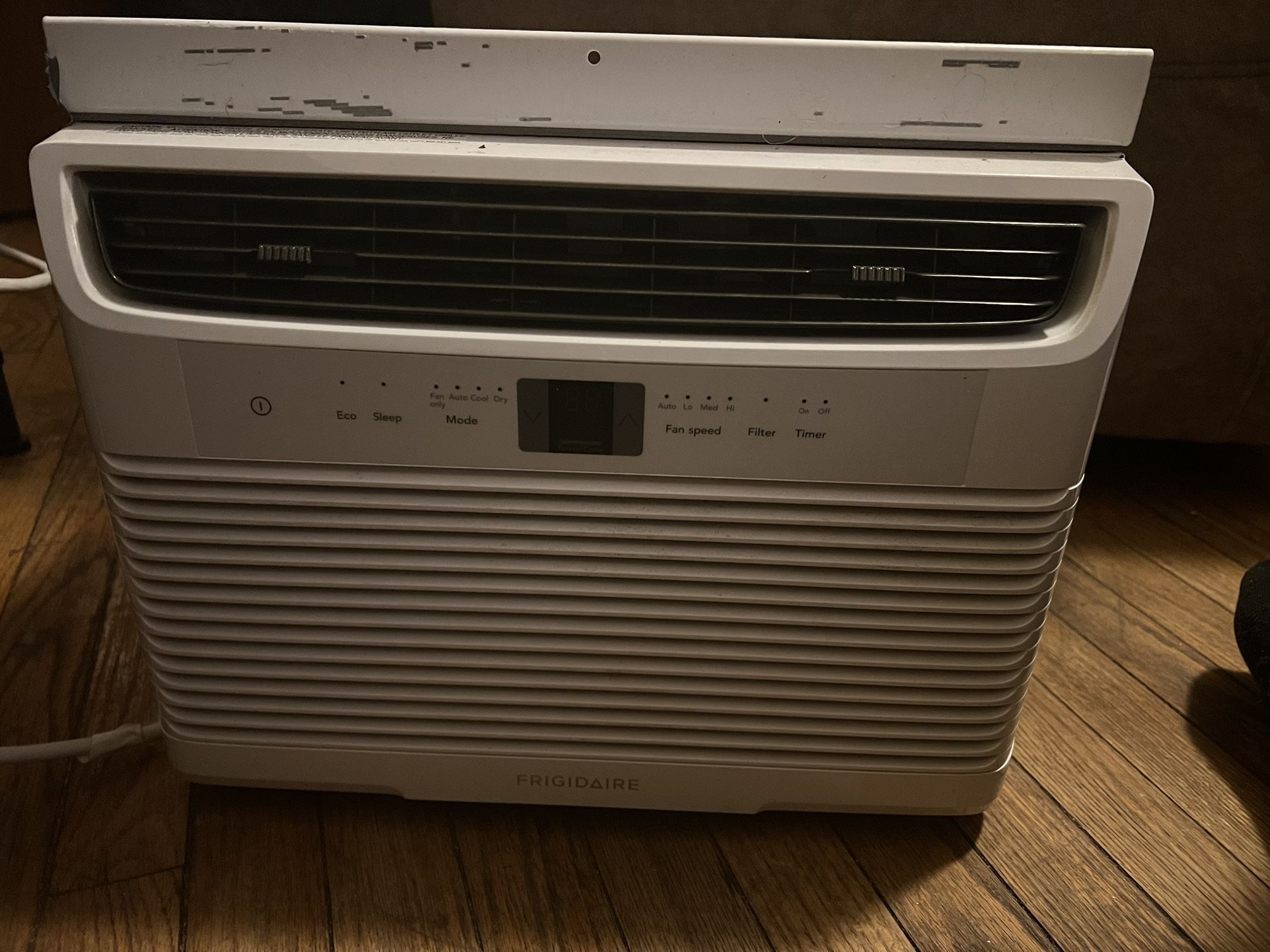 Frigidaire FFRA062WAE Window-Mounted Room Air Conditioner, 6,000 BTU