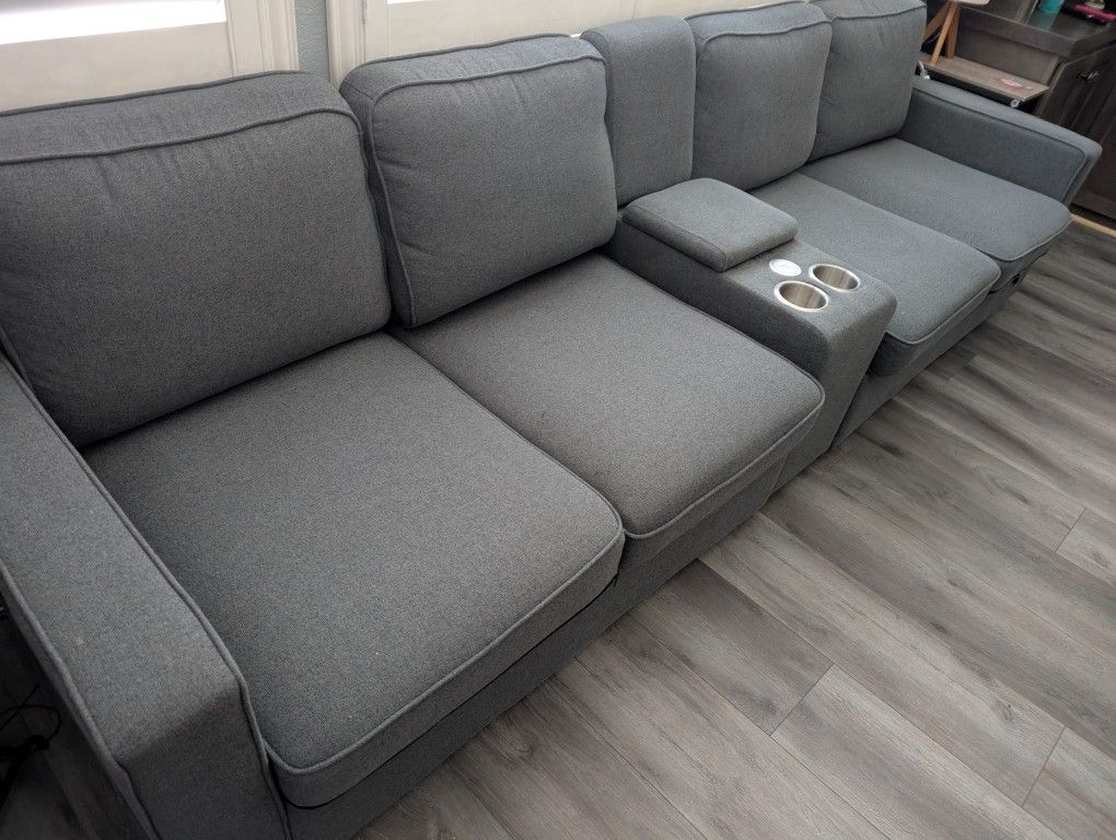 4 Sectional Couch w/side Arm And Rests, Middle