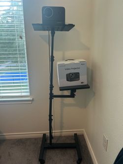 WiMiUS Video Projector with Rolling Stand