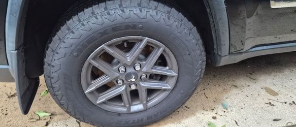 Jeep wheels and tires