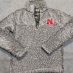 Youth Size Small Nebraska Cornhuskers Pullover Sweatshirt Boy Or Girl