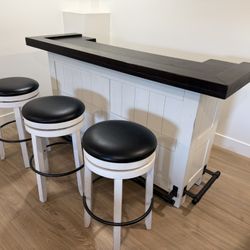 Mini bar & Bar Stools 