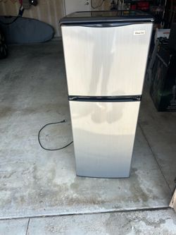 Small Refrigerator Magic Chef