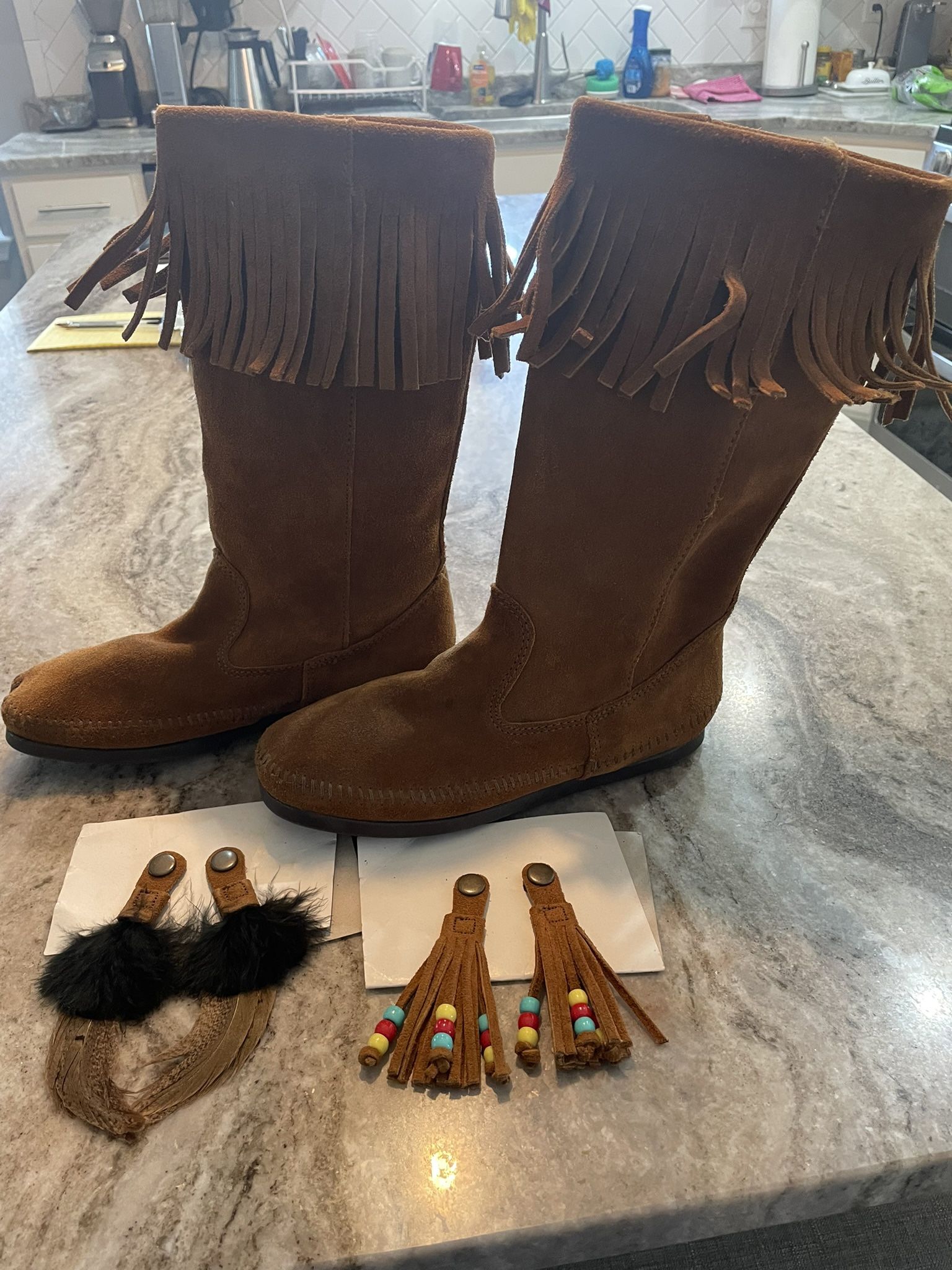 Minnetonka Suede Fringe Ladies boots