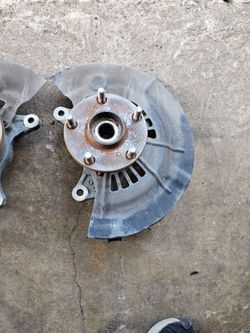 Nuckle spindles for toyota camry