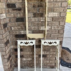 Wooden Shelf Display With Glass Shelves 