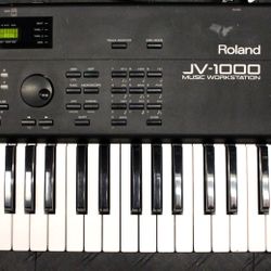 Roland JV-1000 electric keyboard synthesizer - 76 key - Music workstation JAPAN