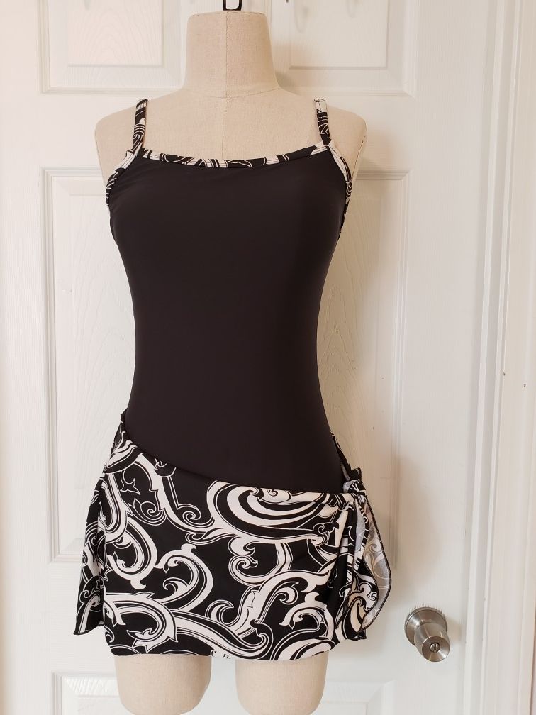 Women's Monokini With Skirt Size 12