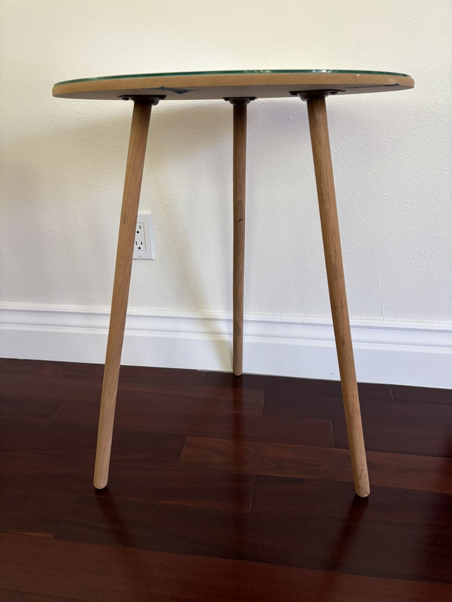 Round Accent Table With Glass Top for Sale in West Covina, CA OfferUp