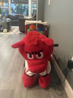 Arkansas Razorbacks 6V Plush Ride-On with Team Bus — Dynacraft