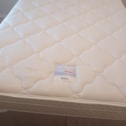 Full size bed. Box spring, frame and mattress like new