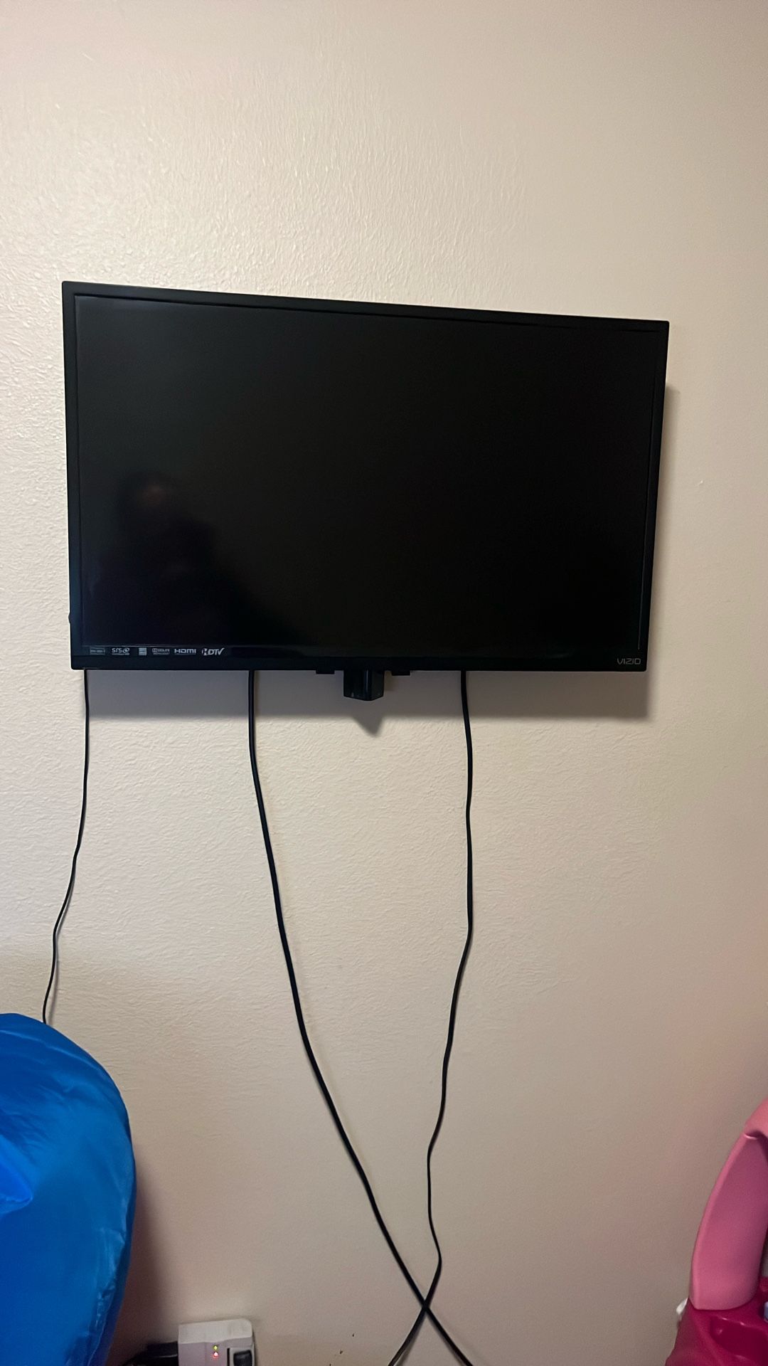 36 Inch Vizio Flatscreen Tv With The  Wall Mount And Fire Stick Included