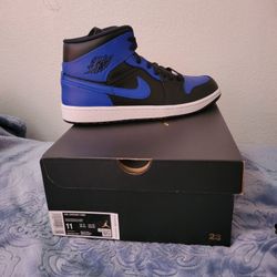 Jordan 1 Mid Hyper Royal -Size 11 Mens - (DS)