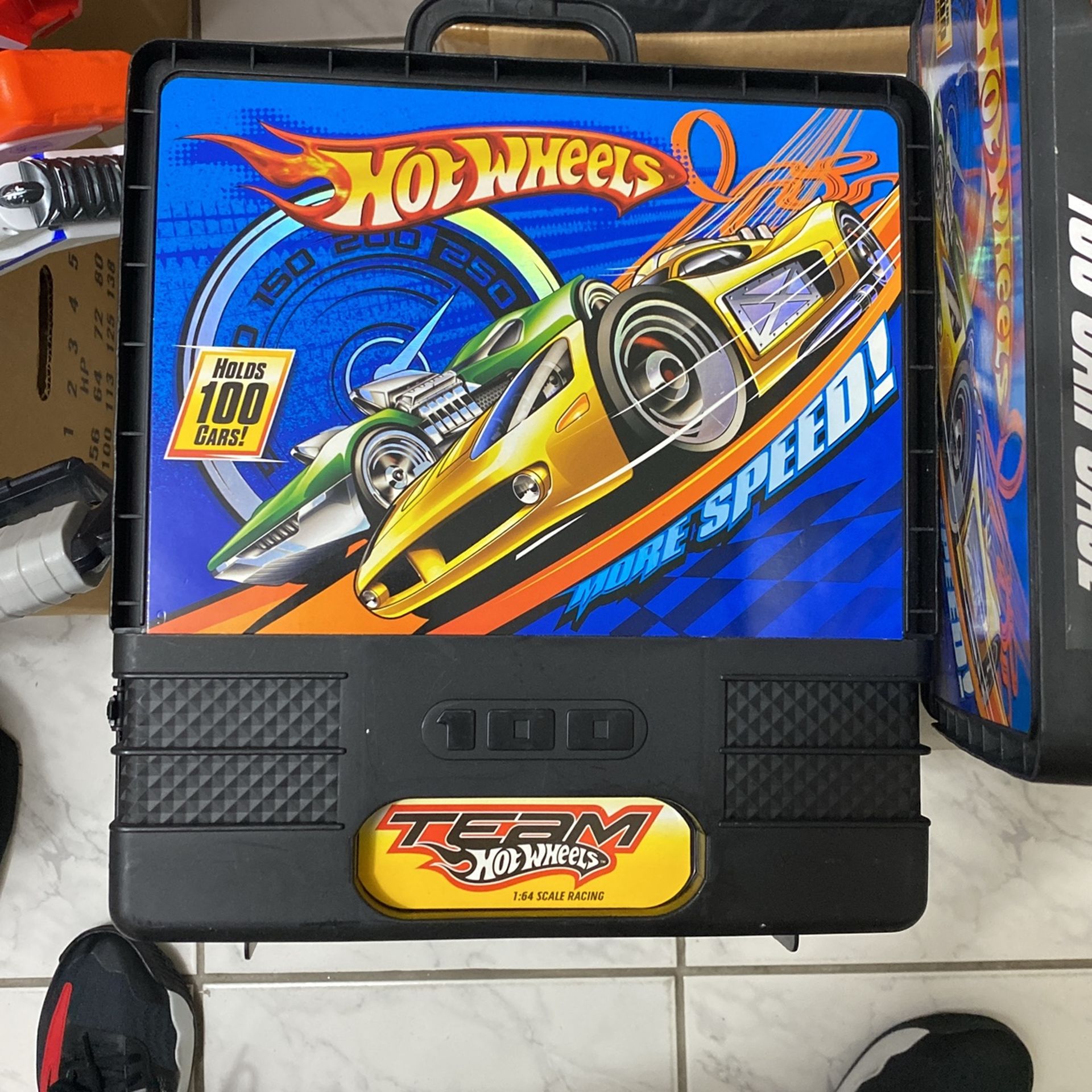 Hot Wheels Car case - Holds 100 Cars