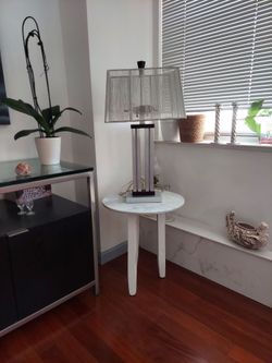 18 diameter Marble top table.