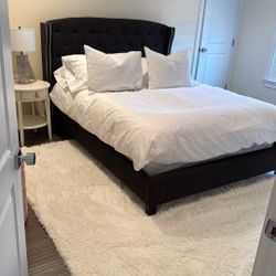 Excellent Condition Queen Bed 