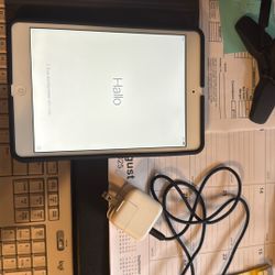 iPad Mini Series 1 Unlocked Great Condition With Case And Charger 