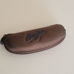 Maui Jim small zipped around hard sunglasses eyeglasses case with clip.  
Pre-owned, good shape, please see photos for details. Will fit small and 
me