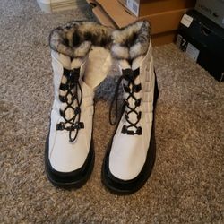 Snow Boots Size 9 Women 