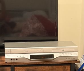 Toshiba DVD VHS Combo Player Recorder with extras