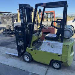 Clark Forklift