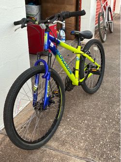 Mongoose Scepter 24" Mountain Bike - Great Condition!