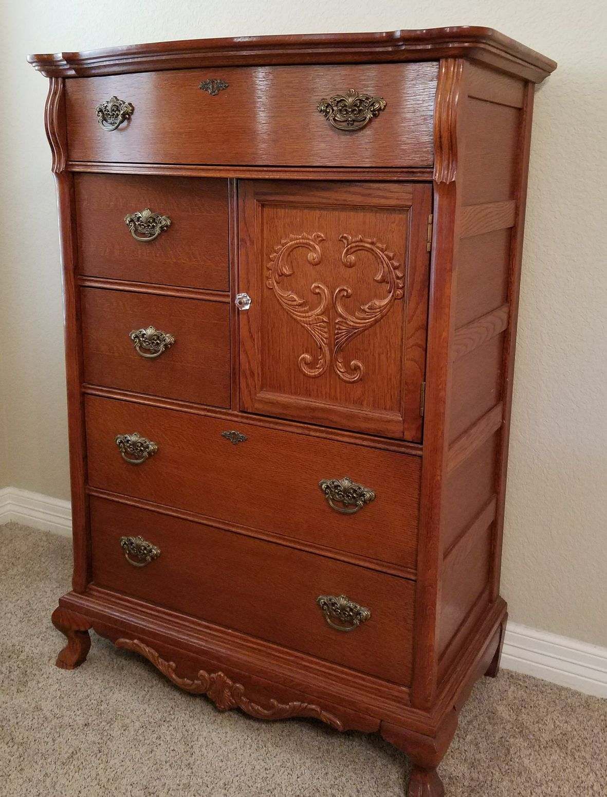 Beautiful Vintage Lexington Victorian Sampler King Bedroom Set for Sale