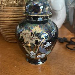  Vintage multi-color porcelain ginger jar