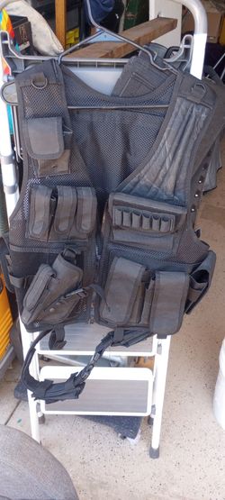Hunting shooting vest