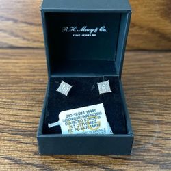 Diamond Stud Earrings (1/3 ct. t.w.) in 14K White,