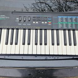 Realistic Concertmate-670 Electronic Keyboard