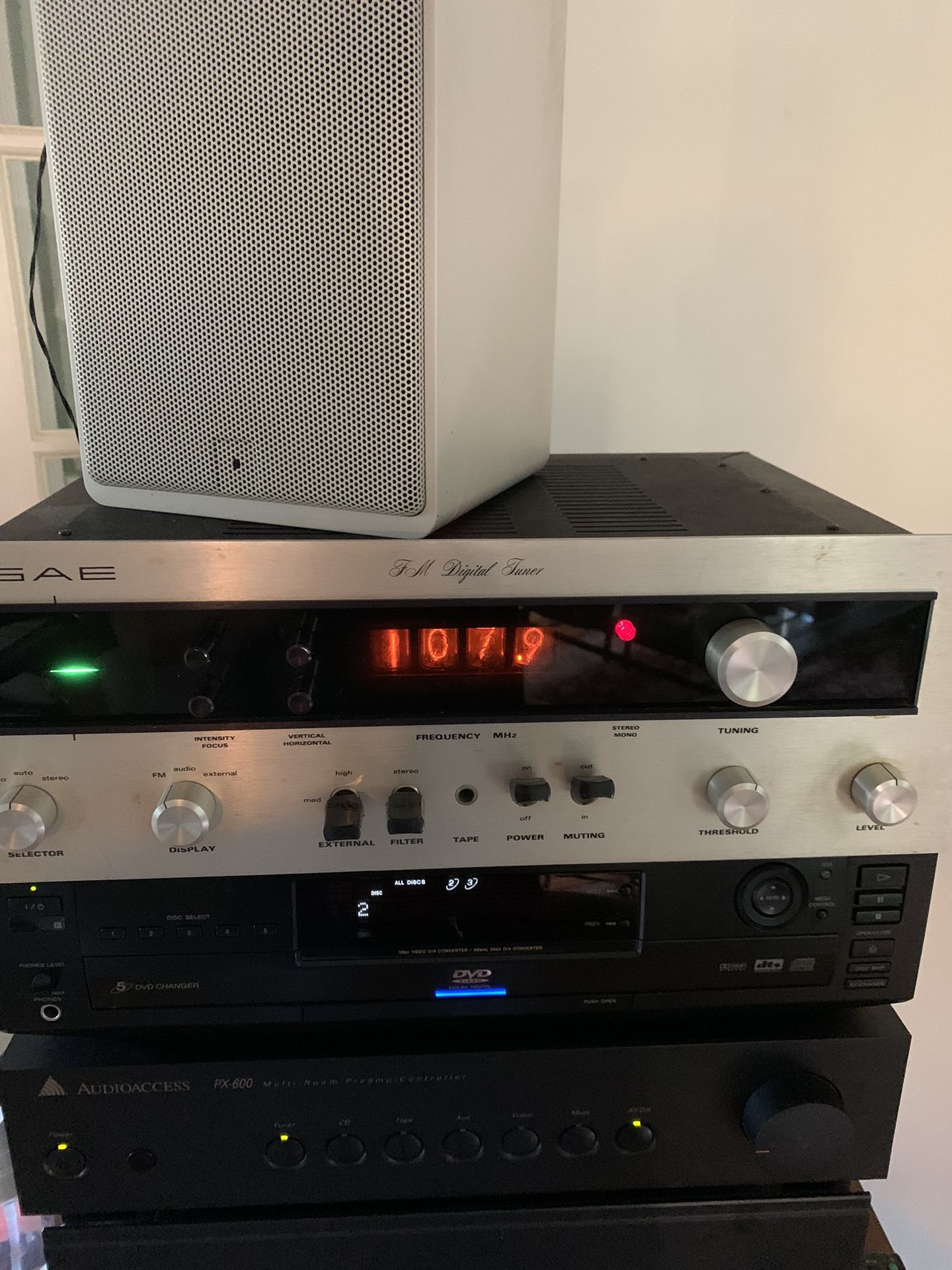 SAE Mk6 FM Stereo Tuner In Mint Condition