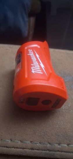Milwaukee M12™ TOP-OFF™ Power Supply and Charger (