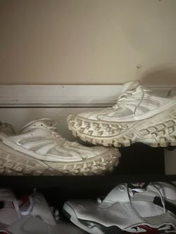 Balenciaga defenders