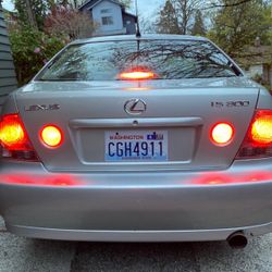 2002 Lexus iS300 